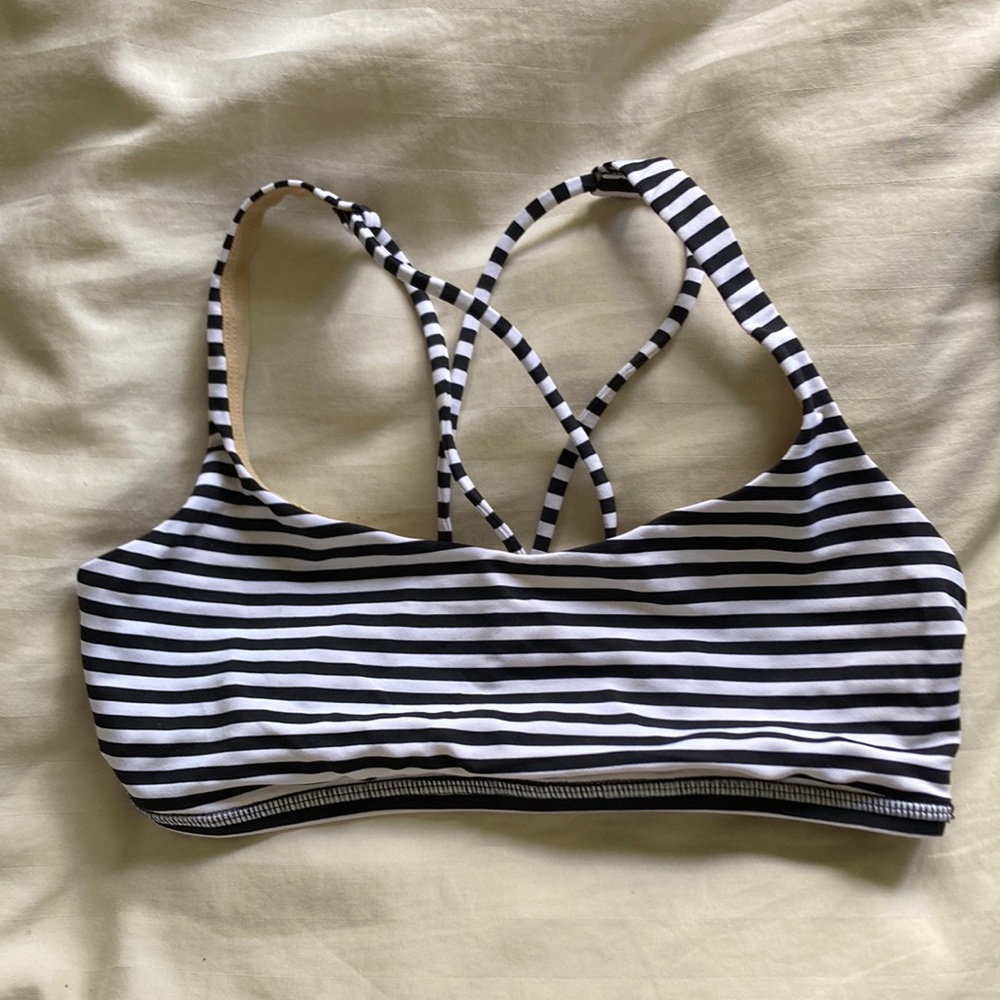 Lululemon Free to be bra size 6 black white stripe